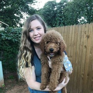 Meet your Posher, Hannah